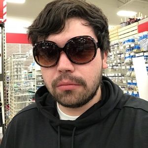 Meet your Posher, Jose